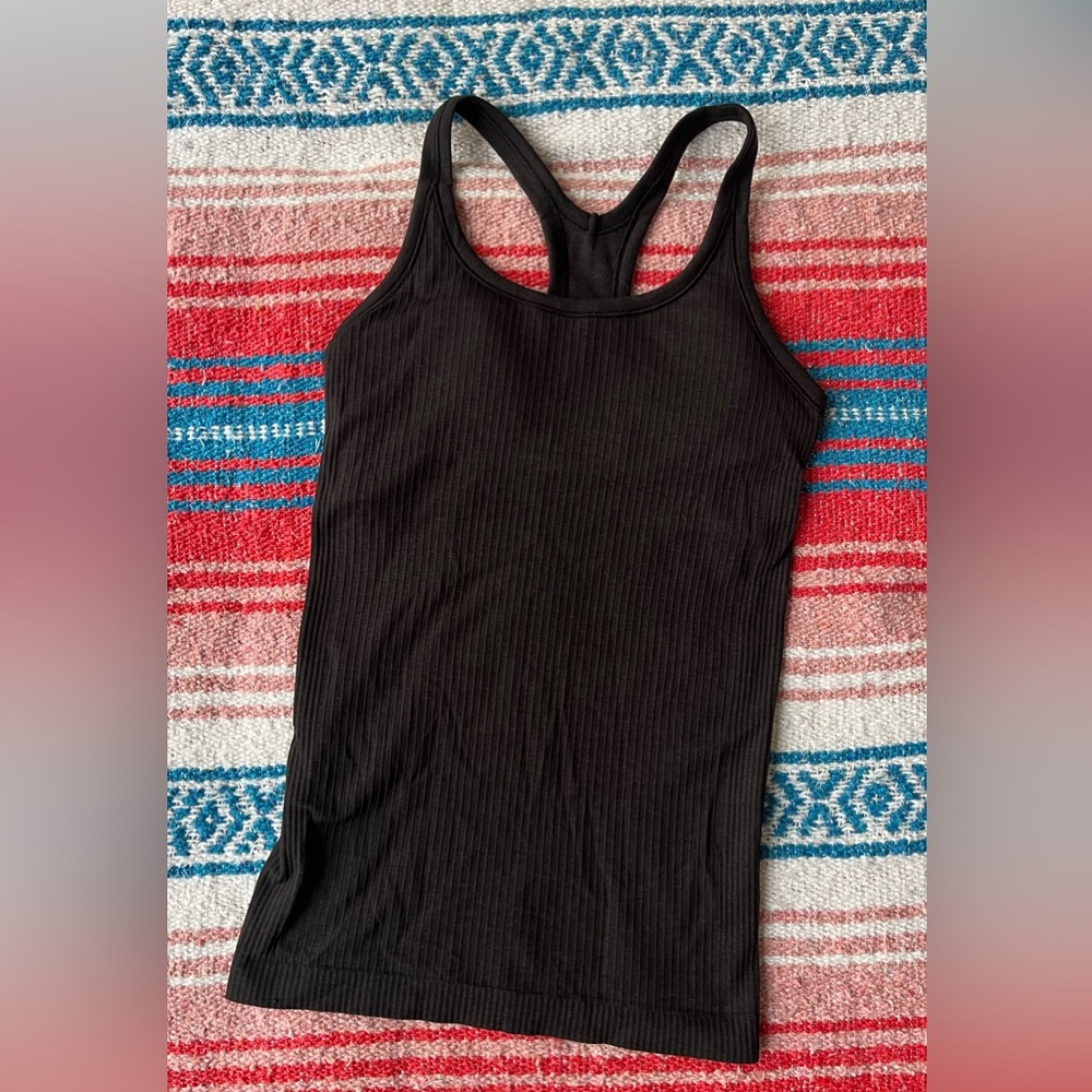 Ebb to Street Black Tank Top - Size 4 with Pads